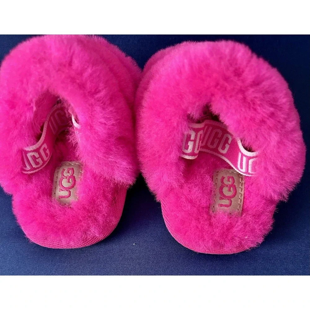UGG BABY GIRL NEWBORN 0/3 Month Fluff Hot pink slide sandal logo strap size 0  1